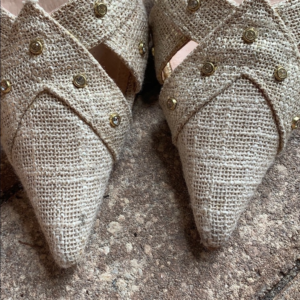 Pretty gold beige heels. - Picture 8 of 8